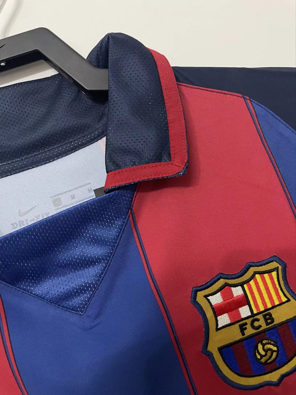 Camisa Barcelona Home 03/04 - Versão Retro