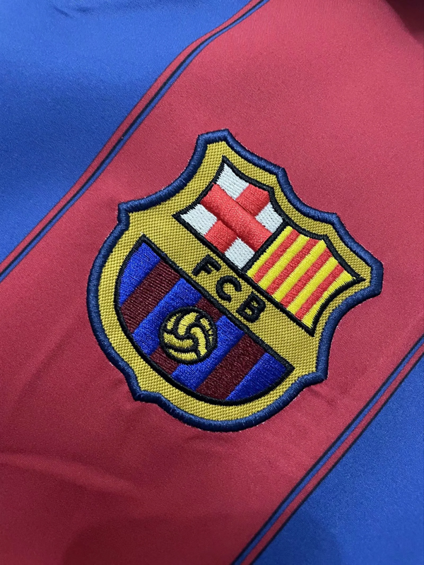 Camisa Barcelona Home 03/04 - Versão Retro